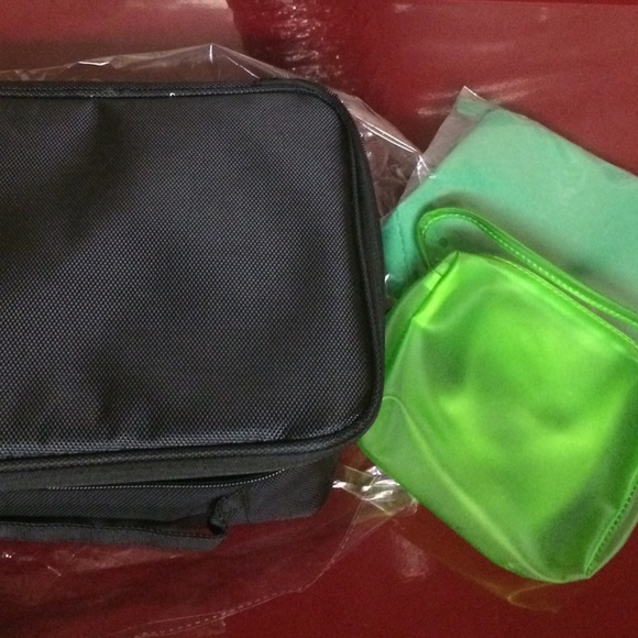 New Makeup Bag Divided Cosmetic Case Health & Beauty Storage Black Waterproof - Picture 2 of 2